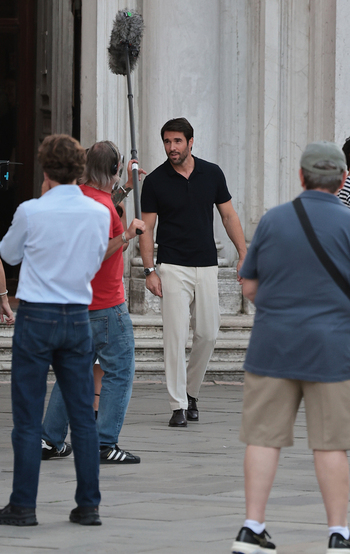 Venice VE Lacey Chabert And Josh Bowman In Venice Venice VE Lacey Chabert And Josh Bowman In Venice