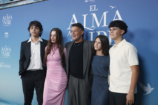 Alejandro Sanz Attends El Alma Al Aire Musical Premiere In Madrid Alejandro Sanz Attends El Alma Al Aire Musical Premiere In Madrid