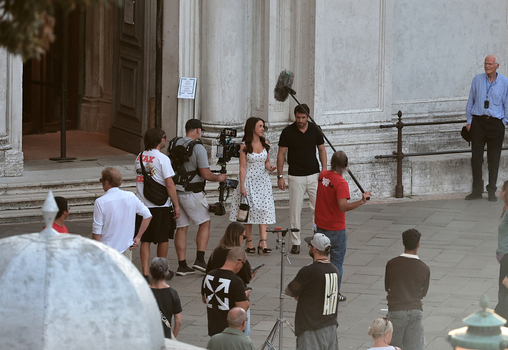 Venice VE Lacey Chabert And Josh Bowman In Venice Venice VE Lacey Chabert And Josh Bowman In Venice
