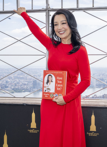 Ming Na Wen Visits The Empire State Building In New York Ming Na Wen Visits The Empire State Building In New York