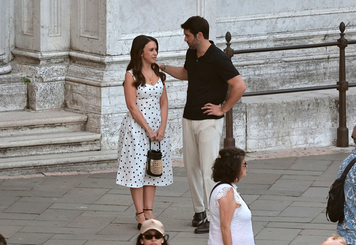 Venice VE Lacey Chabert And Josh Bowman In Venice Venice VE Lacey Chabert And Josh Bowman In Venice
