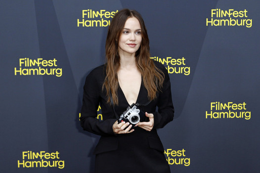 Filmpremiere Das Mädchen mit der Leica Filmfest Hamburg 2026 Filmpremiere Das Mädchen mit der Leica Filmfest Hamburg 2026