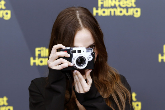 Filmpremiere Das Mädchen mit der Leica Filmfest Hamburg 2026 Filmpremiere Das Mädchen mit der Leica Filmfest Hamburg 2026
