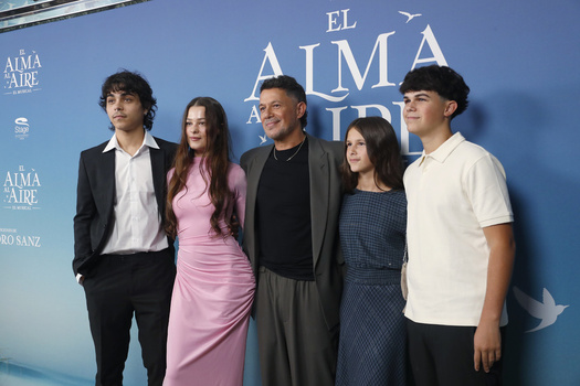 Alejandro Sanz Attends El Alma Al Aire Musical Premiere In Madrid Alejandro Sanz Attends El Alma Al Aire Musical Premiere In Madrid