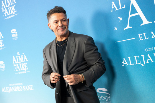 Alejandro Sanz Presides Over The Premiere Of The Musical El Alma Al Aire Alejandro Sanz Presides Over The Premiere Of The Musical El Alma Al Aire