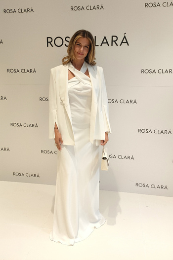 Stephanie Cayo dresses in white to open a new Rosa Clará shop Stephanie Cayo dresses in white to open a new Rosa Clará shop