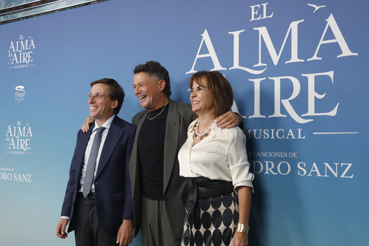 Alejandro Sanz Attends El Alma Al Aire Musical Premiere In Madrid Alejandro Sanz Attends El Alma Al Aire Musical Premiere In Madrid
