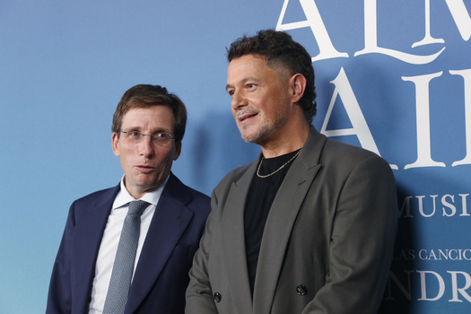 Alejandro Sanz Attends El Alma Al Aire Musical Premiere In Madrid Alejandro Sanz Attends El Alma Al Aire Musical Premiere In Madrid