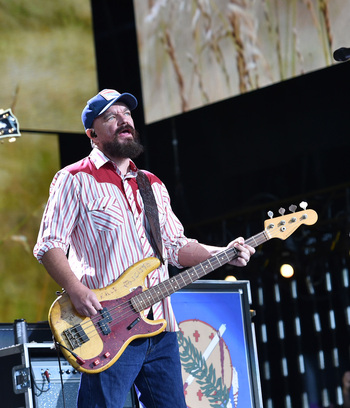 Farm Aid 2026 Brings Turnpike Troubadors Member R C EDWARDS To The Virginia Beach Amphitheater In Virginia Beach Virginia On 26 September 2026. Farm Aid 2026 Brings Turnpike Troubadors Member R C EDWARDS To The Virginia Beach Amphitheater In Virginia Beach Virginia On 26 September 2026.
