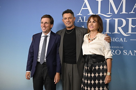 Premiere of the musical ��El alma al aire �� featuring songs by Alejandro Sanz Premiere of the musical ��El alma al aire �� featuring songs by Alejandro Sanz