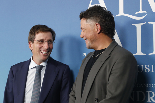 Alejandro Sanz Attends El Alma Al Aire Musical Premiere In Madrid Alejandro Sanz Attends El Alma Al Aire Musical Premiere In Madrid