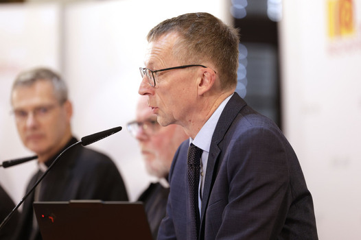 Pressegespräch bei der bei der Herbst Vollversammlung der Deutschen Bischofskonferenz in Fulda Pressegespräch bei der bei der Herbst Vollversammlung der Deutschen Bischofskonferenz in Fulda