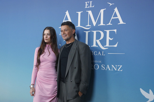 Alejandro Sanz Attends El Alma Al Aire Musical Premiere In Madrid Alejandro Sanz Attends El Alma Al Aire Musical Premiere In Madrid