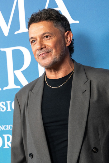 Alejandro Sanz Presides Over The Premiere Of The Musical El Alma Al Aire Alejandro Sanz Presides Over The Premiere Of The Musical El Alma Al Aire