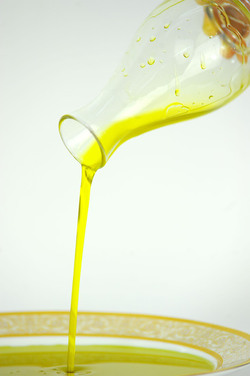 OLIO DI OLIVA di Sicilia. Fotografie di Giulio Azzarello &copy;2016.