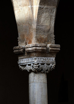 LOGGIATO arabo normanno allo Steri di Palermo. Fotografie di Giulio Azzarello &copy;2014.