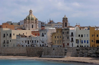TRAPANI il centro storico il porto il mare la colombaia. Fotografie di Giulio Azzarello ©2014. TRAPANI il centro storico il porto il mare la colombaia. Fotografie di Giulio Azzarello ©2014.