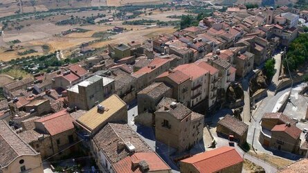 SPERLINGA comune e paese delle madonie in Sicilia. Fotografie di Giulio Azzarello &copy;2014.