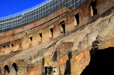 COLOSSEO Roma. Fotografie di Giulio Azzarello ©2020. COLOSSEO Roma. Fotografie di Giulio Azzarello ©2020.