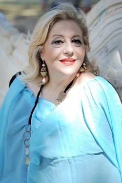 SARA FAVARO attrice e poetessa siciliana. Fotografie di Giulio Azzarello &copy;2018.