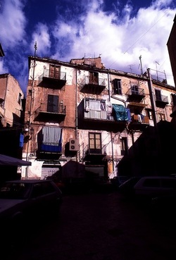 VUCCIRIA anni 90. Fotografie di Giulio Azzarello &copy;2022.