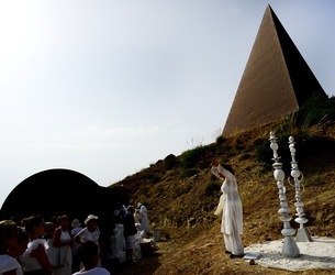 FIUMARA D ARTE fotografie di Giulio Azzarello ©2019. FIUMARA D ARTE fotografie di Giulio Azzarello ©2019.