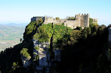 ERICE e il suo QUARTIERE SPAGNOLO.Fotografie di Giulio Azzarello &copy;2014.