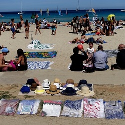 MONDELLO. Fotografie di Giulio Azzarello &copy;2024.