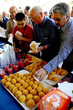 CAMILLERI e MONTALBANO a Porto Empedocle Agrigento . Fotografie di Giulio Azzarello ©2014. CAMILLERI e MONTALBANO a Porto Empedocle Agrigento . Fotografie di Giulio Azzarello ©2014.