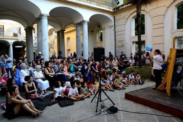 PULCINELLA Napoli. Fotografie di Giulio Azzarello ©2020. PULCINELLA Napoli. Fotografie di Giulio Azzarello ©2020.