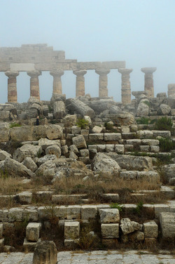 SELINUNTE il sito e parco archeologico. Fotografie di Giulio Azzarello &copy;2014.