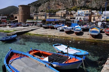 MONDELLO in Sicilia a Palermo. Fotografie di Giulio Azzarello ©2014.