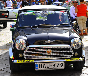 RADUNO di auto classiche MiniCooper. Fotografie di Giulio Azzarello &copy;2016.