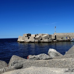 ISOLA. Fotografie di Giulio Azzarello &copy;2024.