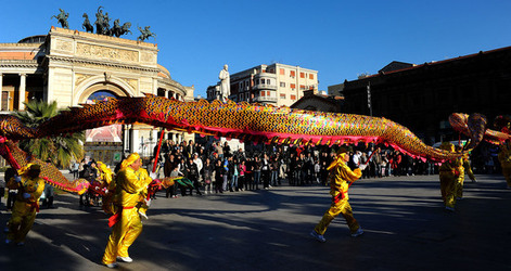 CAPODANNO CINESE panoramiche e particolari. Fotografie di Giulio Azzarello &copy;2014.