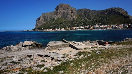 BAIA DEL CORALLO. Fotografie di Giulio Azzarello &copy;2022.