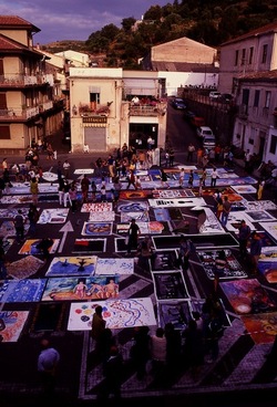 1KMdiTELADIPINTA fotografie di Giulio Azzarello ©2020. 1KMdiTELADIPINTA fotografie di Giulio Azzarello ©2020.