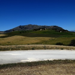 SEGESTA. Fotografie di Giulio Azzarello ©2024. SEGESTA. Fotografie di Giulio Azzarello ©2024.