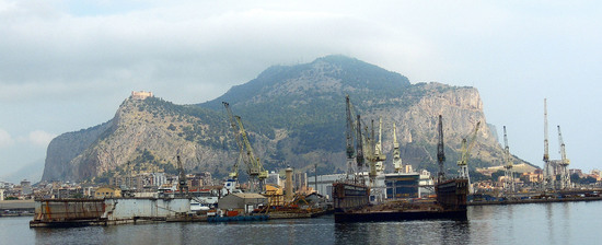 IL GOLFO E IL PORTO DI PALERMO. Fotografie di Giulio Azzarello &copy;2015 2016.
