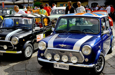 RADUNO di auto classiche MiniCooper. Fotografie di Giulio Azzarello &copy;2016.