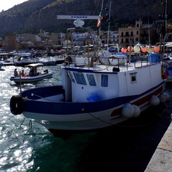 MONDELLO. Fotografie di Giulio Azzarello &copy;2022.