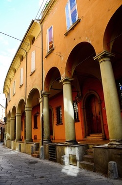 BOLOGNA centro storico. Fotografie di Giulio Azzarello &copy;2018.