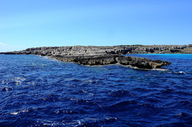 ISOLA DI FAVIGNANA in Sicilia. Visioni panoramiche o particolari. Fotografie di Giulio Azzarello ©2014. ISOLA DI FAVIGNANA in Sicilia. Visioni panoramiche o particolari. Fotografie di Giulio Azzarello ©2014.