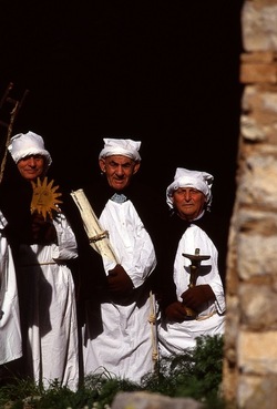 LA CERCA processione religiosa. Fotografie di Giulio Azzarello &copy;1996 2021.