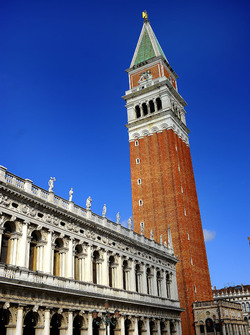 PIAZZA SAN MARCO A VENEZIA fotografie di Giulio Azzarello &copy;2016.