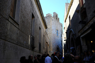 ERICE e il suo QUARTIERE SPAGNOLO.Fotografie di Giulio Azzarello &copy;2014.