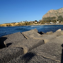 COSTA SICILIANA. Fotografie di Giulio Azzarello &copy;2022.