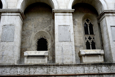 TEMPIO MALATESTIANO e SPIAGGIA di Rimini. Fotografie di Giulio Azzarello &copy;2016.