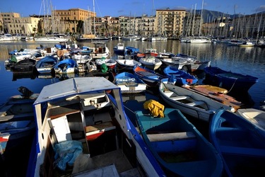 BARCHE da PESCA fotografie di Giulio Azzarello ©2019. BARCHE da PESCA fotografie di Giulio Azzarello ©2019.