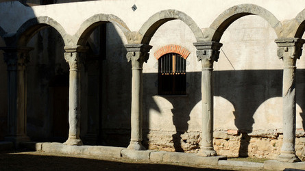 IL CHIOSTRO di S.Angelo di Brolo Messina . Fotografie di Giulio Azzarello ©2014. IL CHIOSTRO di S.Angelo di Brolo Messina . Fotografie di Giulio Azzarello ©2014.